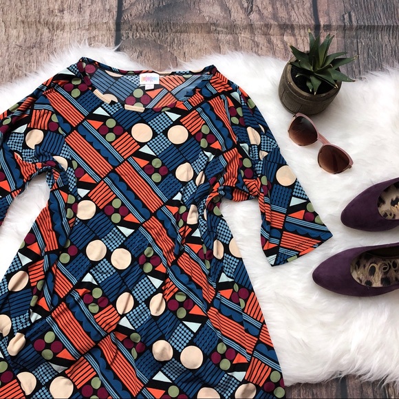 LuLaRoe Tops - LULAROE Irma Geometric Tunic Top {A17}